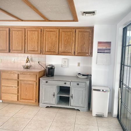 Desert Getaway - Centrally Located, Trail Access Steps Away! Lake Havasu City Bagian luar foto