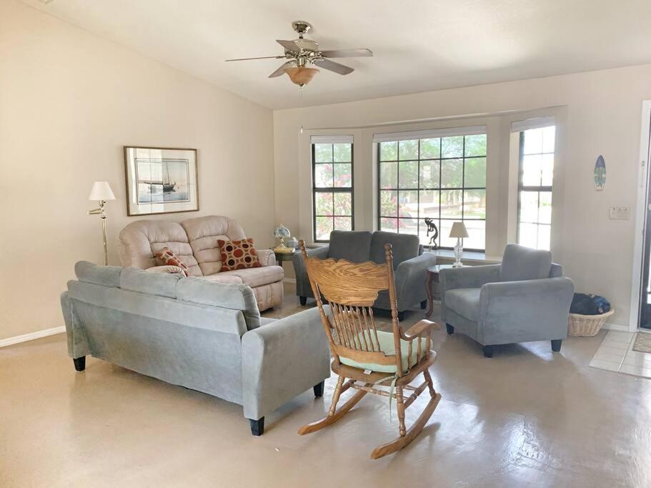 Desert Getaway - Centrally Located, Trail Access Steps Away! Lake Havasu City Bagian luar foto