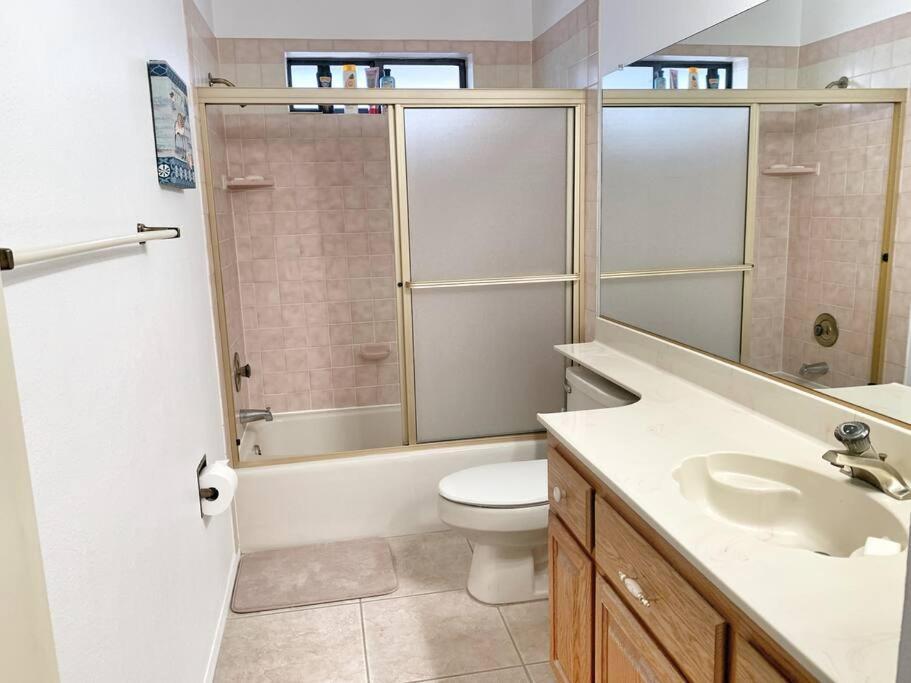 Desert Getaway - Centrally Located, Trail Access Steps Away! Lake Havasu City Bagian luar foto